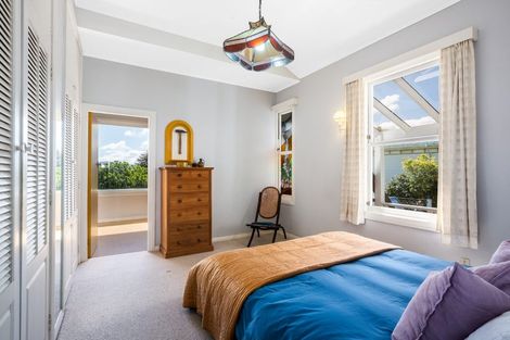 Photo of property in 24 Mahoe Street, Eastbourne, Lower Hutt, 5013