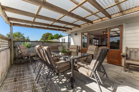 Photo of property in 228 Devon Street West, New Plymouth, 4310