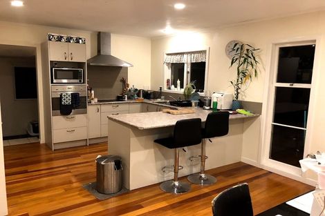 Photo of property in 15 Karamu Street, Te Atatu Peninsula, Auckland, 0610