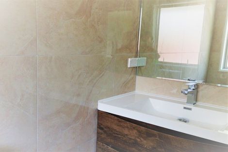 Photo of property in 226 Memorial Avenue, Burnside, Christchurch, 8053