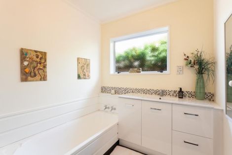 Photo of property in 1/37 Sunrise Avenue, Mount Maunganui, 3116