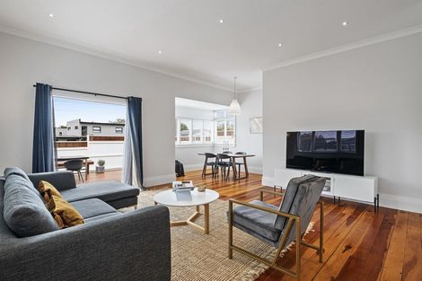 Photo of property in 1/20 Corrella Road, Belmont, Auckland, 0622