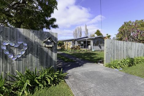 Photo of property in 32 Willow Avenue, Hannahs Bay, Rotorua, 3010