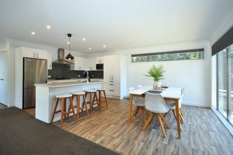 Photo of property in 5a Hobbs Road, Matakatia, Whangaparaoa, 0930