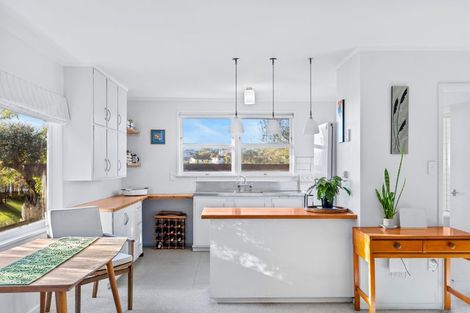 Photo of property in 2/84 Glenvar Road, Torbay, Auckland, 0630