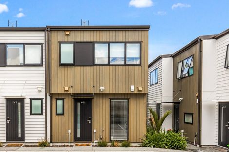 Photo of property in 4/35 Garadice Road, Rothesay Bay, Auckland, 0630