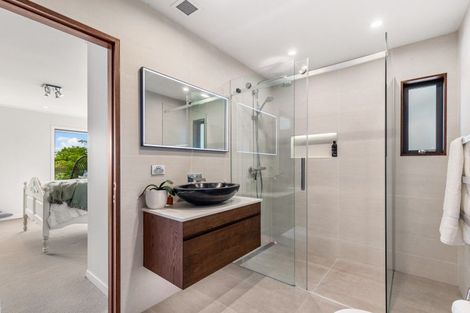 Photo of property in 433 East Coast Road, Mairangi Bay, Auckland, 0630