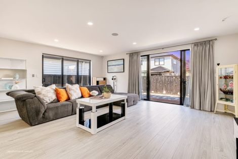 Photo of property in 5 Kearns Drive, Hobsonville, Auckland, 0616