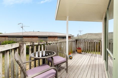 Photo of property in 5 Burnt Oak Drive, Pyes Pa, Tauranga, 3112