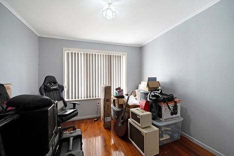 Photo of property in 27 Kohekohe Street, New Lynn, Auckland, 0600