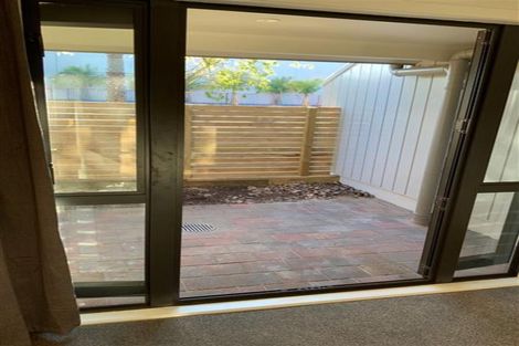 Photo of property in 27a/30 Westward Ho, Glen Eden, Auckland, 0602