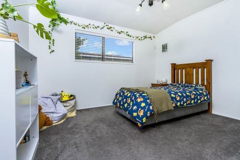 Photo of property in 1/31 Sunnyfield Crescent, Glenfield, Auckland, 0629