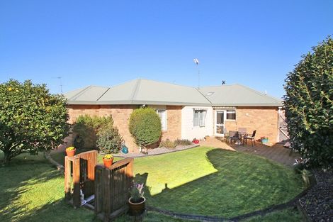 Photo of property in 6 Guernsey Place, Grandview Heights, Hamilton, 3200