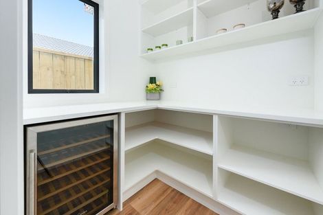 Photo of property in 28 Knightia Drive, Papamoa Beach, Papamoa, 3118