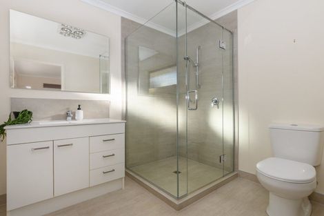 Photo of property in 19 Inglewood Place, Bethlehem, Tauranga, 3110