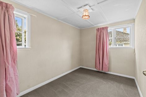 Photo of property in 5 Rangatira Road, Hunterville, 4730