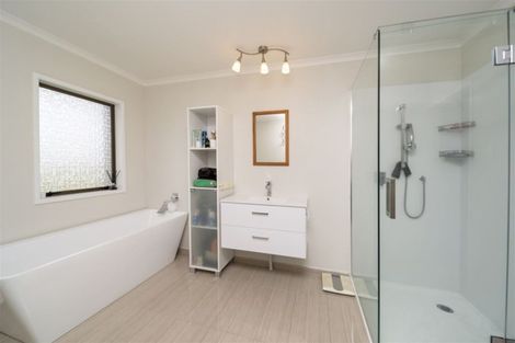 Photo of property in 52 Denby Road, Hawera, 4672