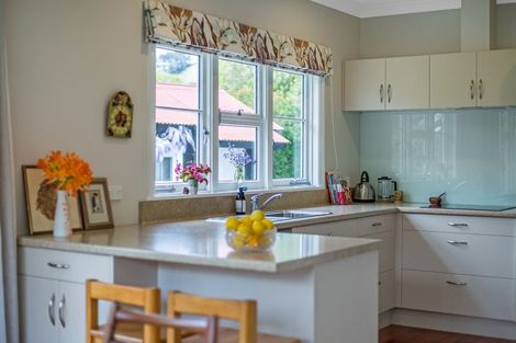 Photo of property in 31-33 Karu Crescent, Waikanae, 5036