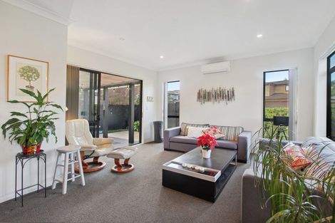 Photo of property in 22 Midhurst Avenue, Henderson, Auckland, 0612