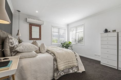 Photo of property in 4/37 Onewa Road, Northcote, Auckland, 0627