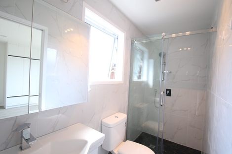 Photo of property in 10 Kereru Street, Henderson, Auckland, 0612