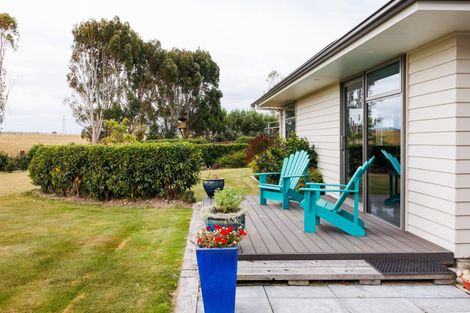 Photo of property in 20 Loveston Lane, Kelvin Grove, Palmerston North, 4470