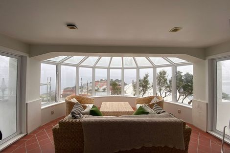 Photo of property in 2 Palliser Road, Roseneath, Wellington, 6011