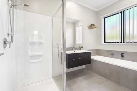 Photo of property in 2 Makaka Lane, Silverdale, 0932