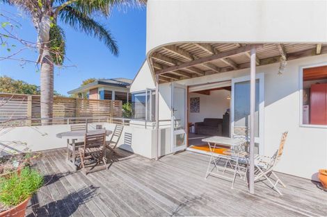Photo of property in 3 George Street, Hospital Hill, Napier, 4110