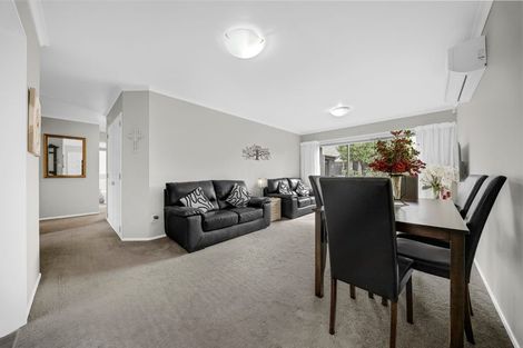 Photo of property in 6 Craiburn Street, Ranui, Auckland, 0612