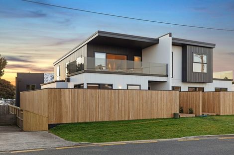 Photo of property in 12 Pitau Road, Mount Maunganui, 3116