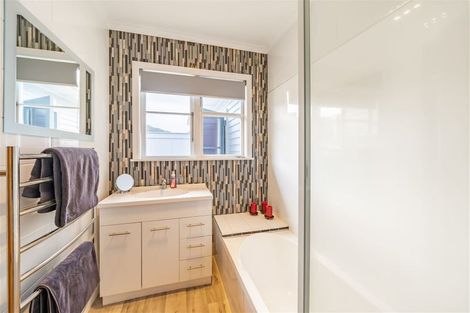 Photo of property in 42 Porutu Street, Fairfield, Lower Hutt, 5011