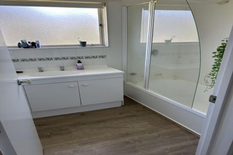 Photo of property in 52 Amorino Drive, Red Beach, 0932