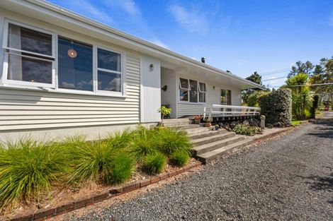 Photo of property in 13 North Crescent, Kaukapakapa, 0873