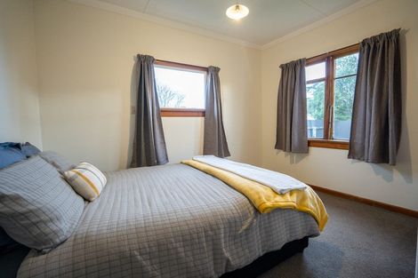 Photo of property in 2 Hillary Street, Winton, 9720