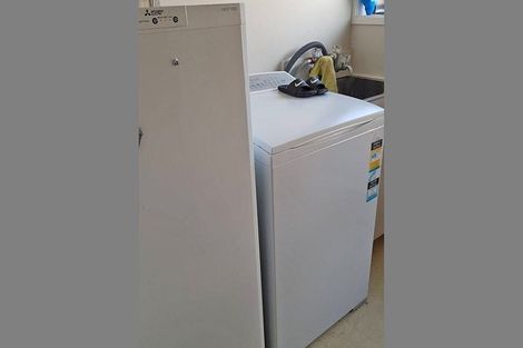 Photo of property in 1/54 Highland Park Drive, Highland Park, Auckland, 2010