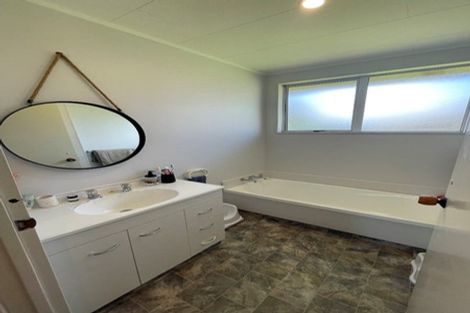 Photo of property in 13 Tawari Street, Inglewood, 4330