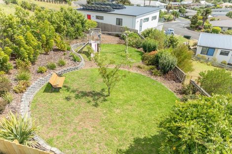 Photo of property in 3 Frangipani Street, Cable Bay, 0420