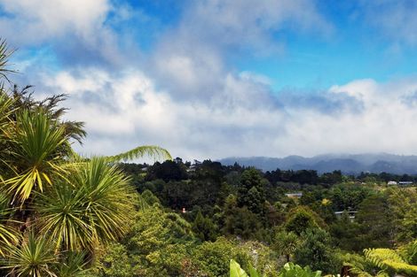Photo of property in 13 Easter Parade, Glen Eden, Auckland, 0602