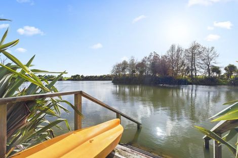 Photo of property in 98 Bushlake Way, Kingseat, Papakura, 2580