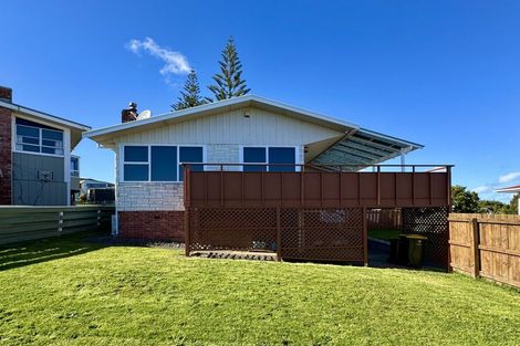 Photo of property in 16 Carole Crescent, Pakuranga, Auckland, 2010