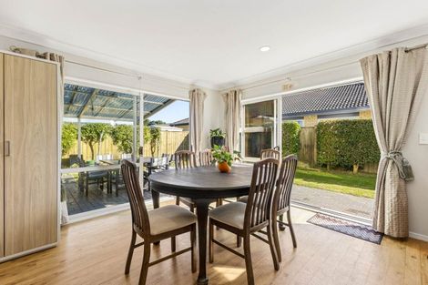 Photo of property in 39 Stranraer Crescent, Wattle Downs, Auckland, 2103