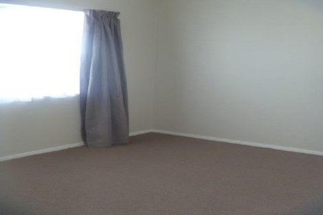 Photo of property in 1-3 Apu Crescent, Lyall Bay, Wellington, 6022
