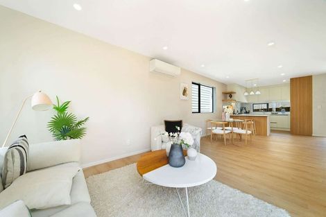 Photo of property in 8b Mason Street, New Lynn, Auckland, 0600