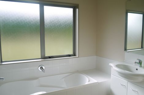 Photo of property in 41 Pukeko Way, Kinloch, Taupo, 3377