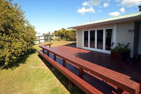 Photo of property in 30 Kirby Street, Glendene, Auckland, 0602