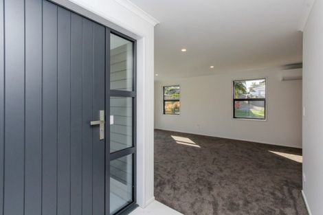 Photo of property in 5 Mackillop Way, Brooklands, New Plymouth, 4310