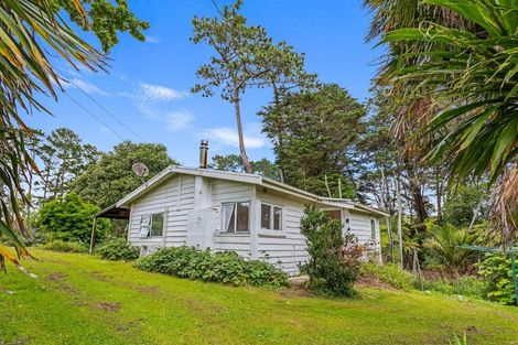 Photo of property in 37 Camp Road, Coroglen, Whitianga, 3591
