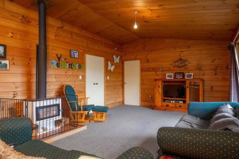 Photo of property in 17 Beach Place, Havelock, 7100