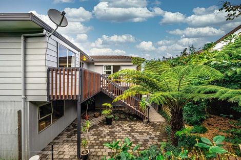 Photo of property in 2/114 Bradbury Road, Botany Downs, Auckland, 2010